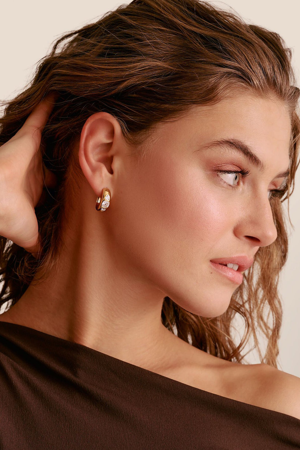 Bold Hoop Earrings With Stones In Gold - Gold - image 3