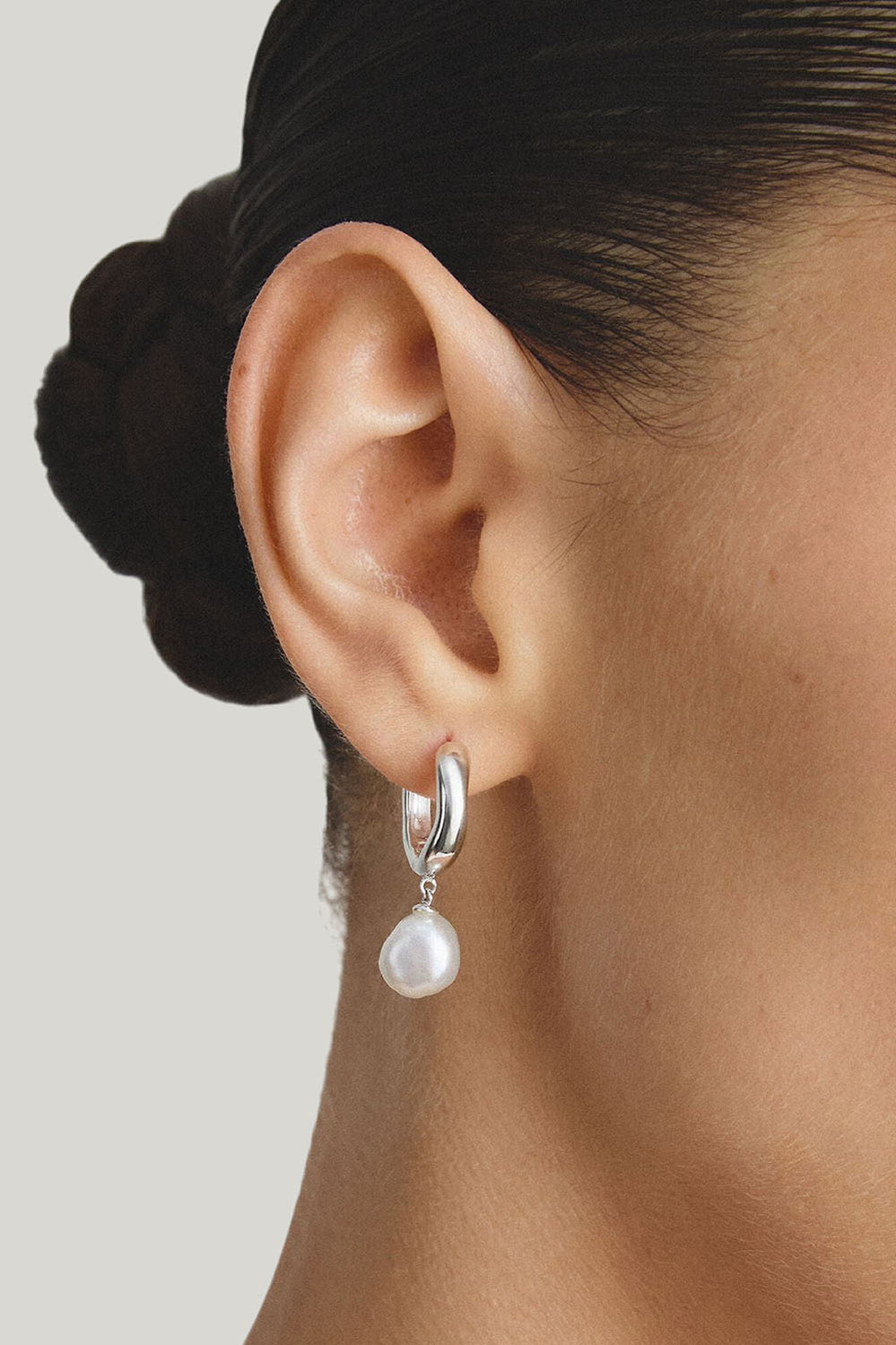 Hoop Earrings Pearl In Silver - Silver - image 3