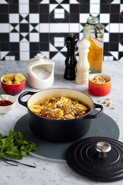 Signature Cast Iron Round Casserole 26cm - Matte Black - image 3