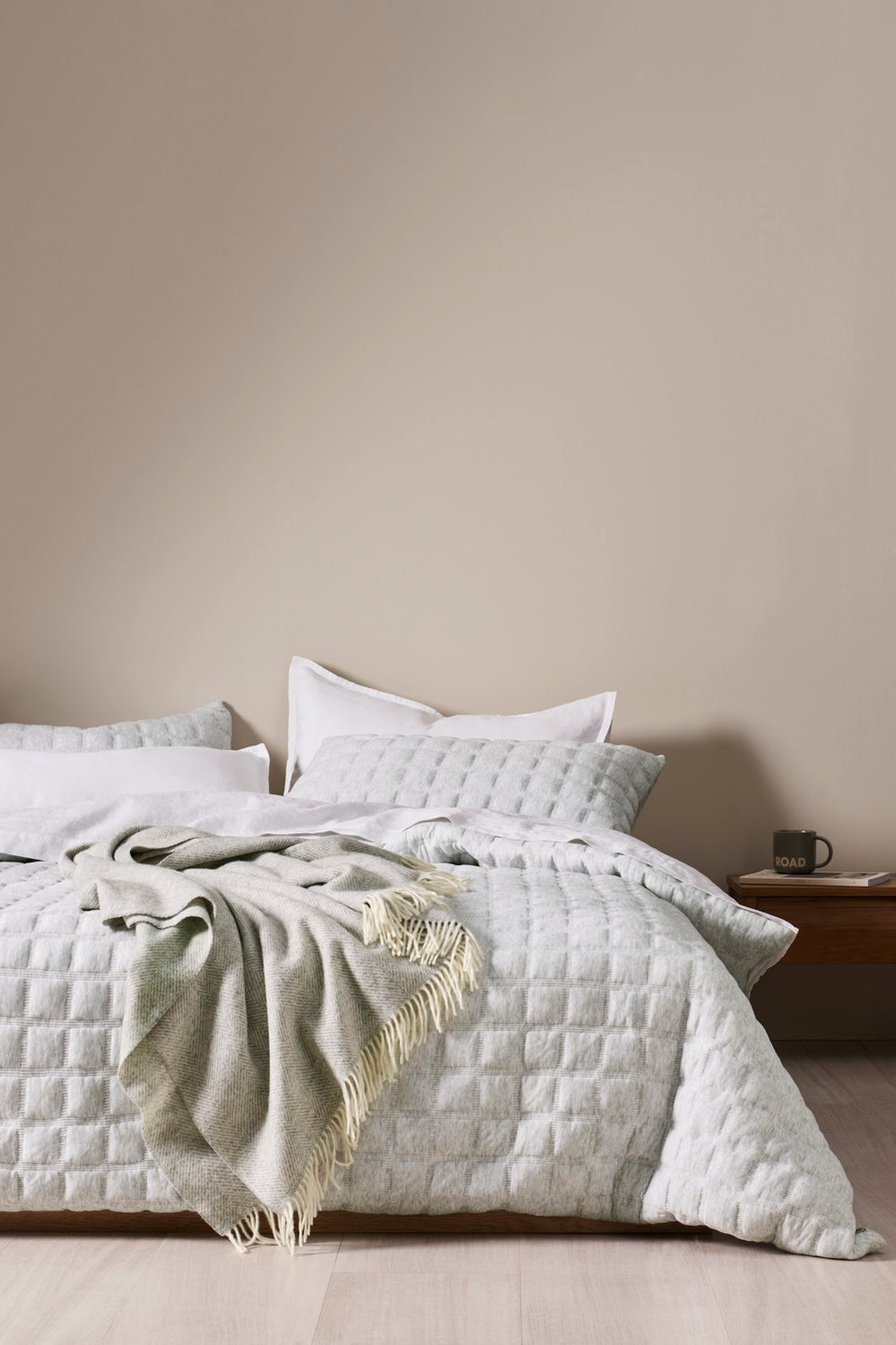 Monn Queen Quilt Cover