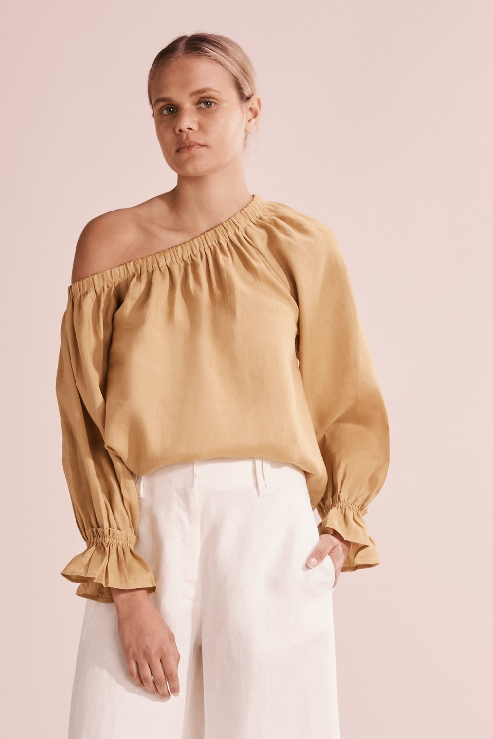 Frill Asymmetric Top