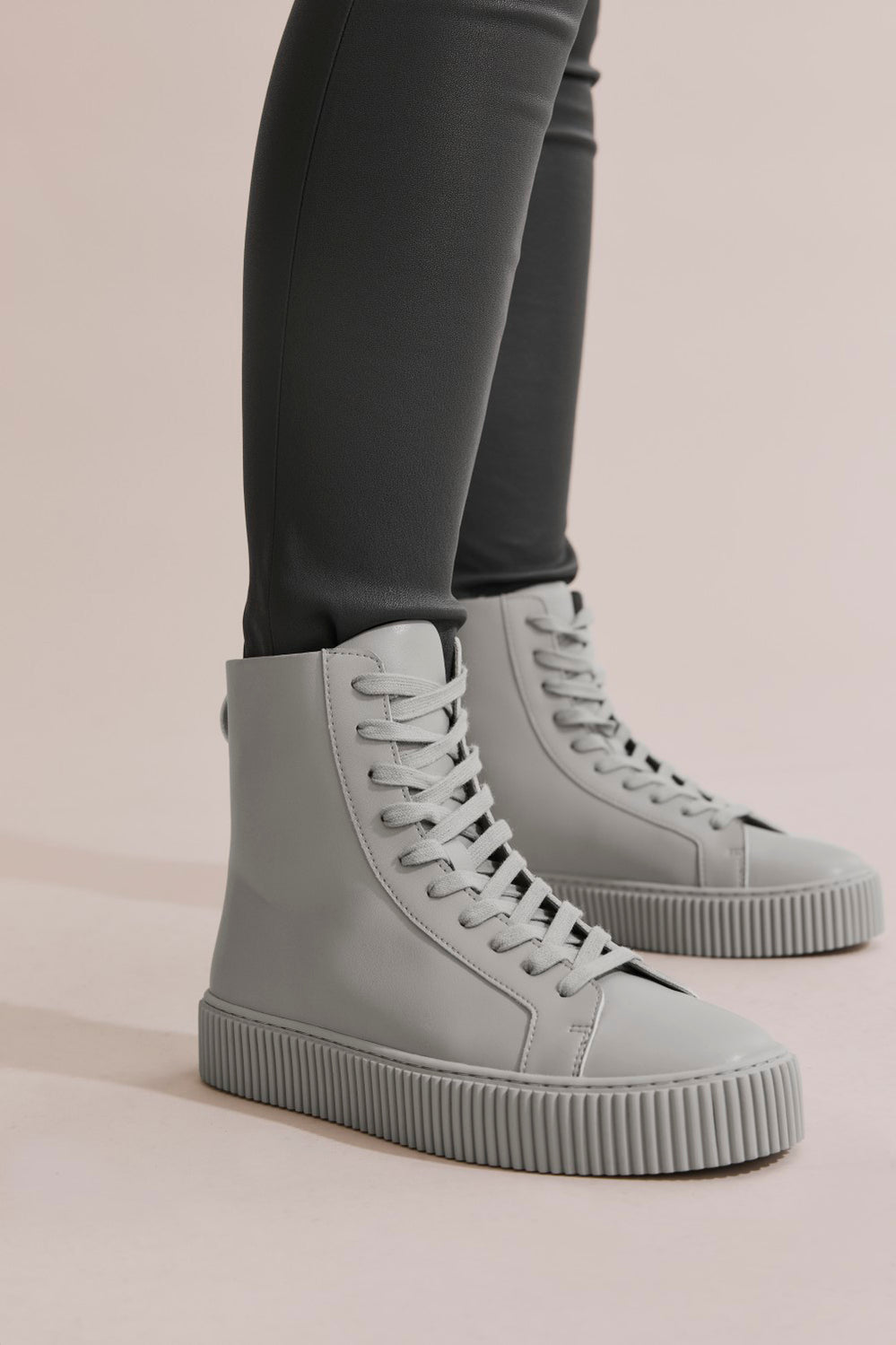Freya Hi-Top Sneaker