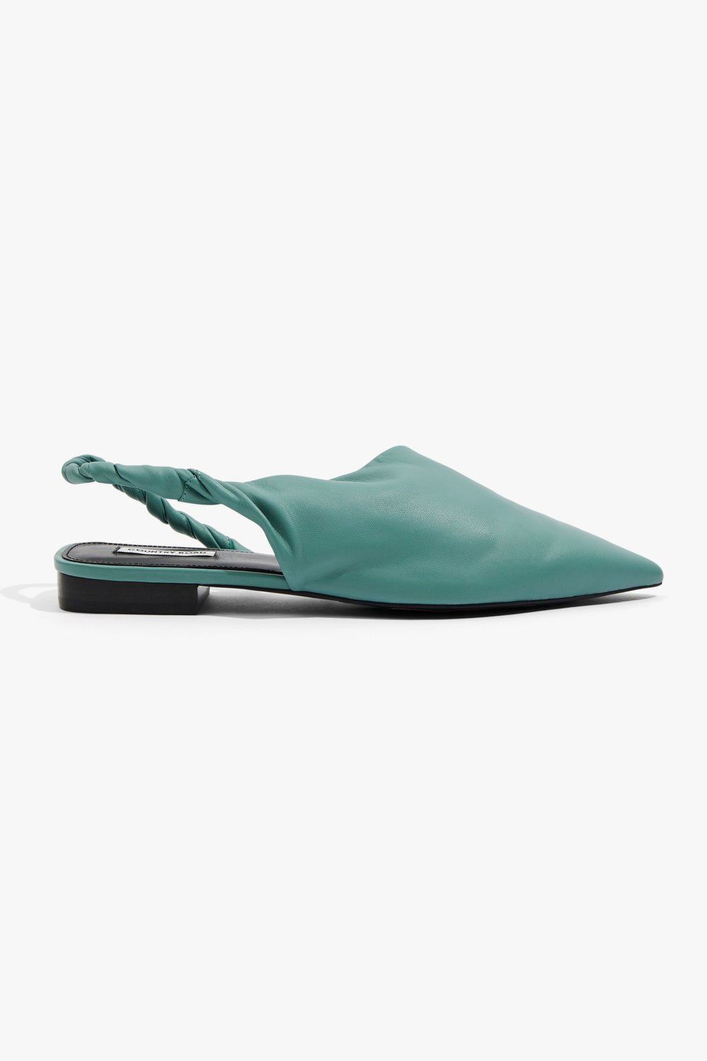 Amira Flat