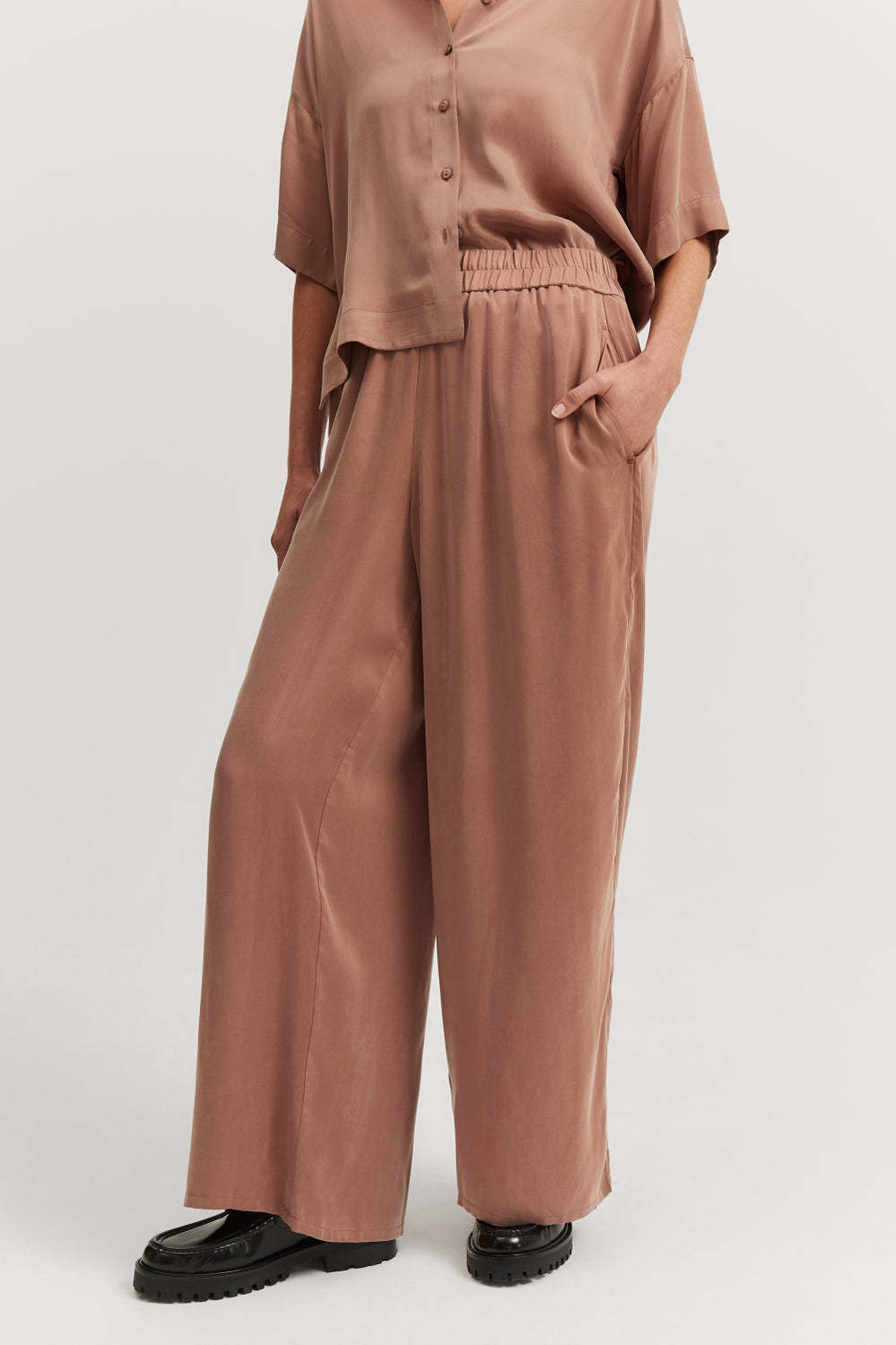 Pull-On Cupro Pant