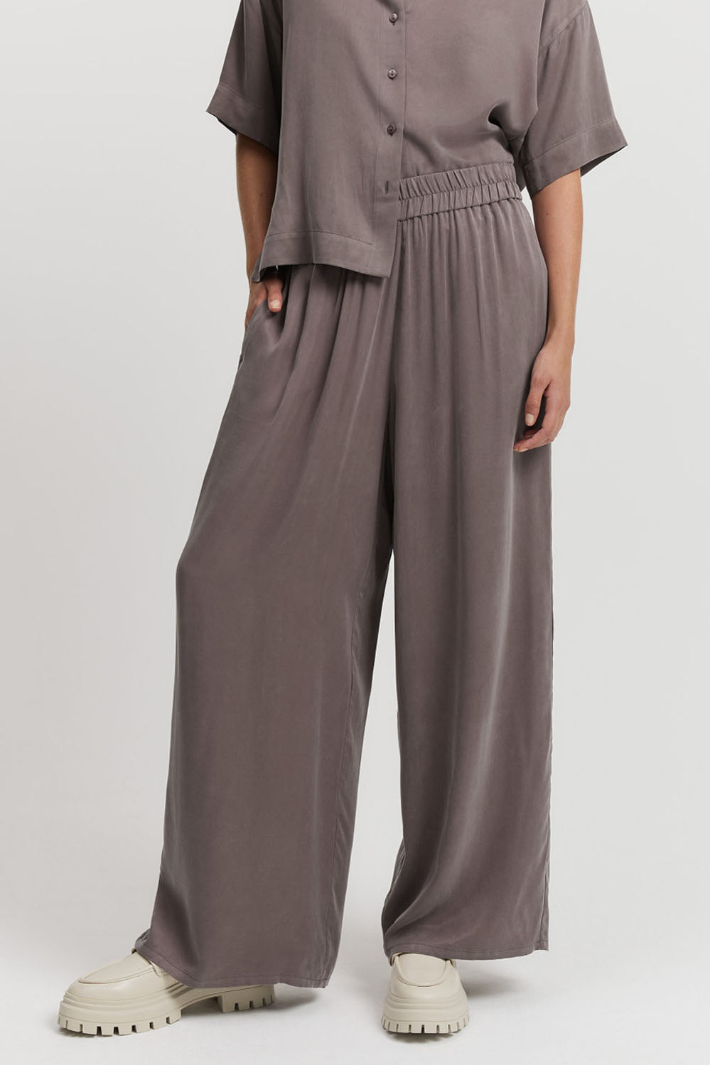 Pull-On Cupro Pant