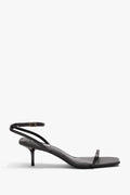Lia Heel