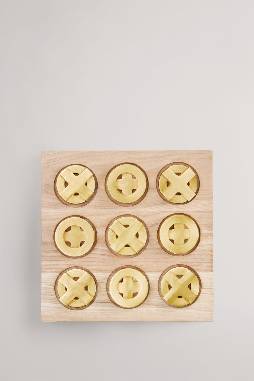 James Naughts And Crosses Game