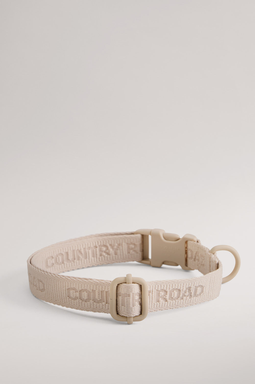 Polyester Blend Piper Collar