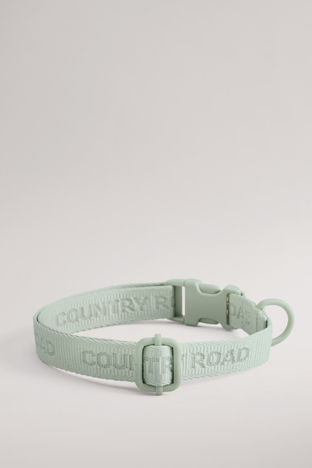 Polyester Blend Piper Collar