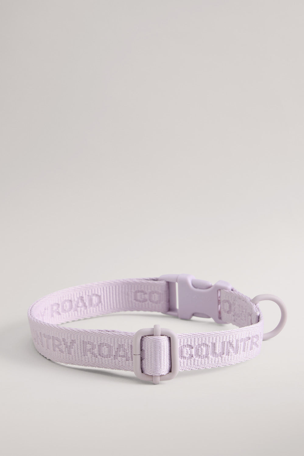 Polyester Blend Piper Collar
