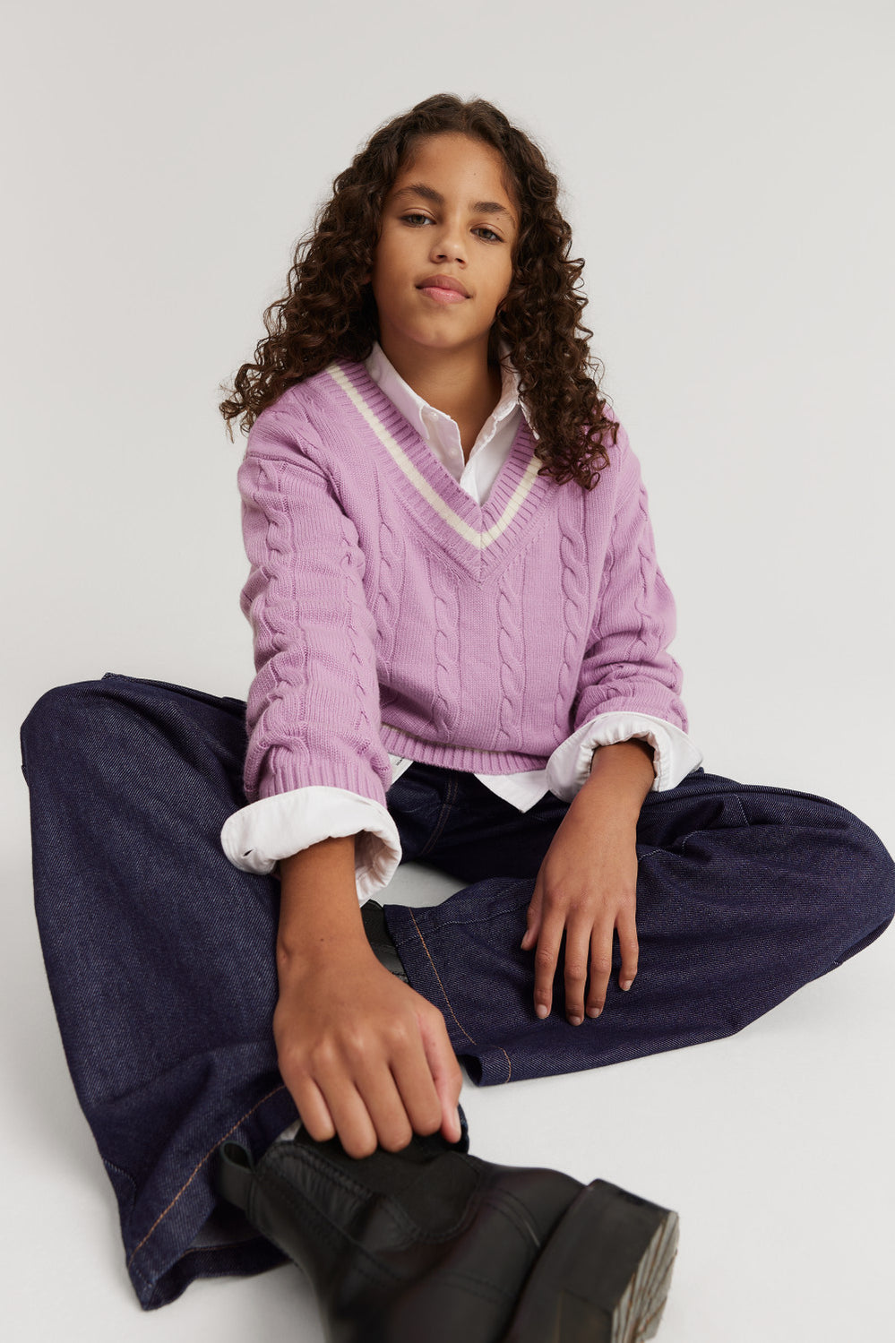 Teen Cable V-Neck Neck Knit