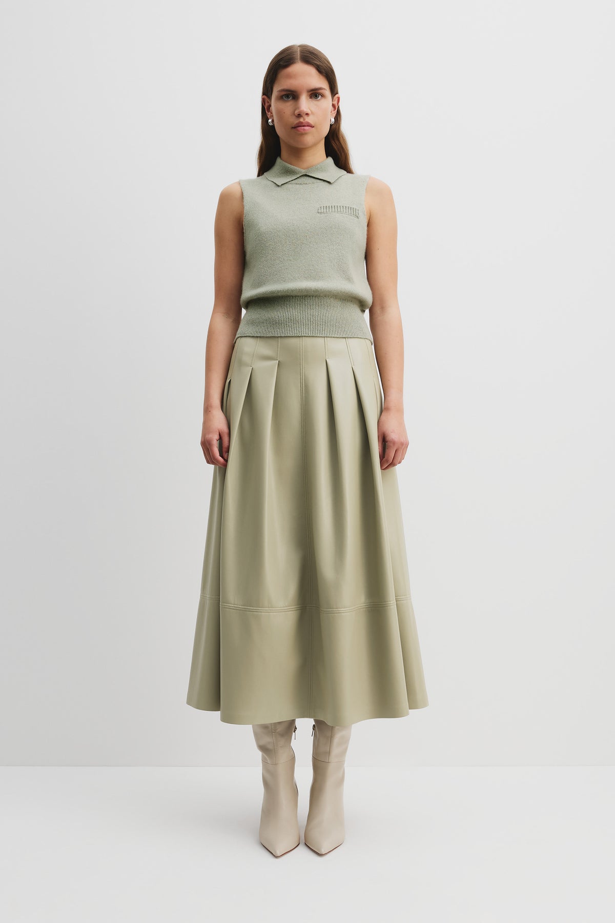 Cashmere Blend Collared Sleeveless Knit