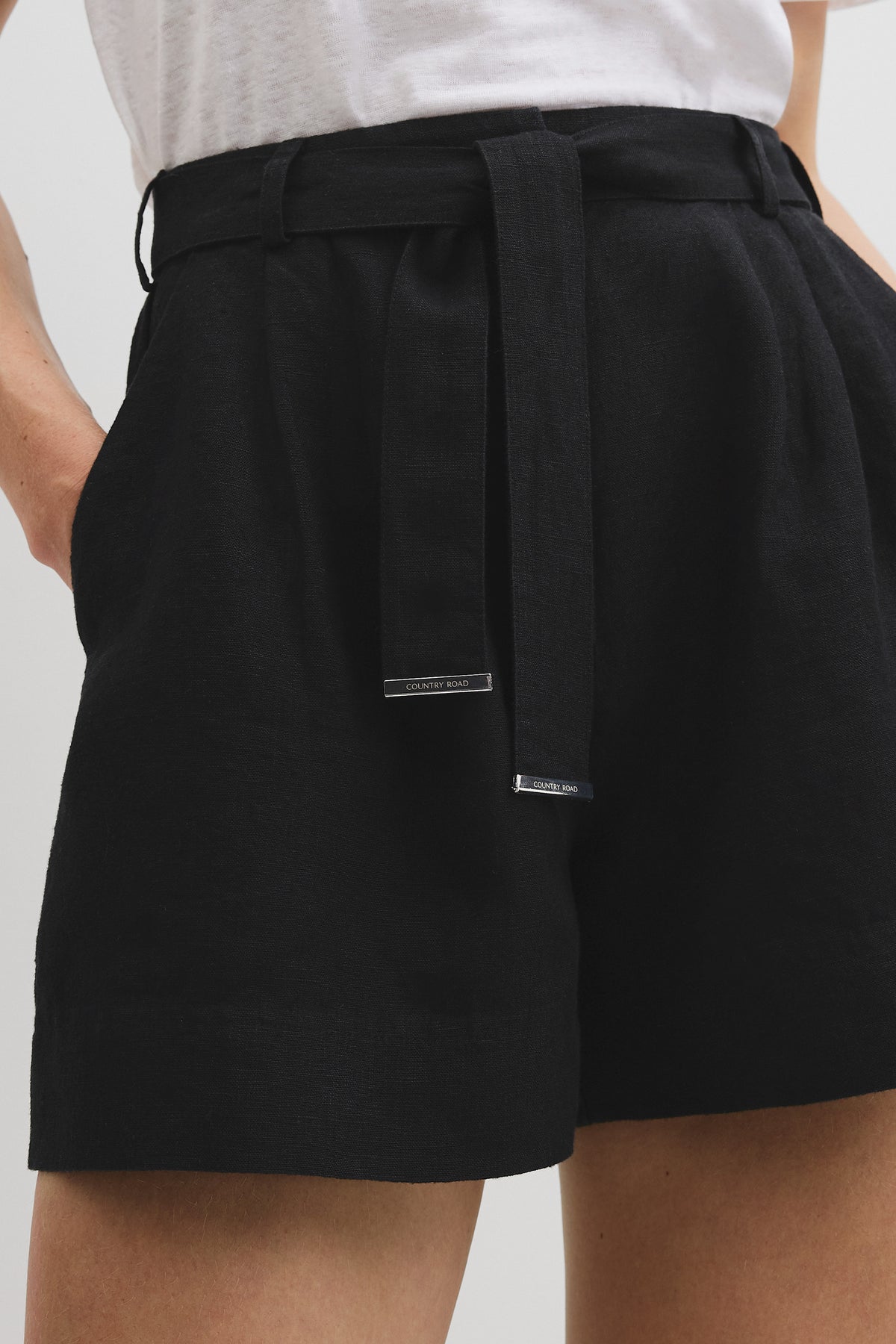 Organically Grown Linen Tuck Front Short