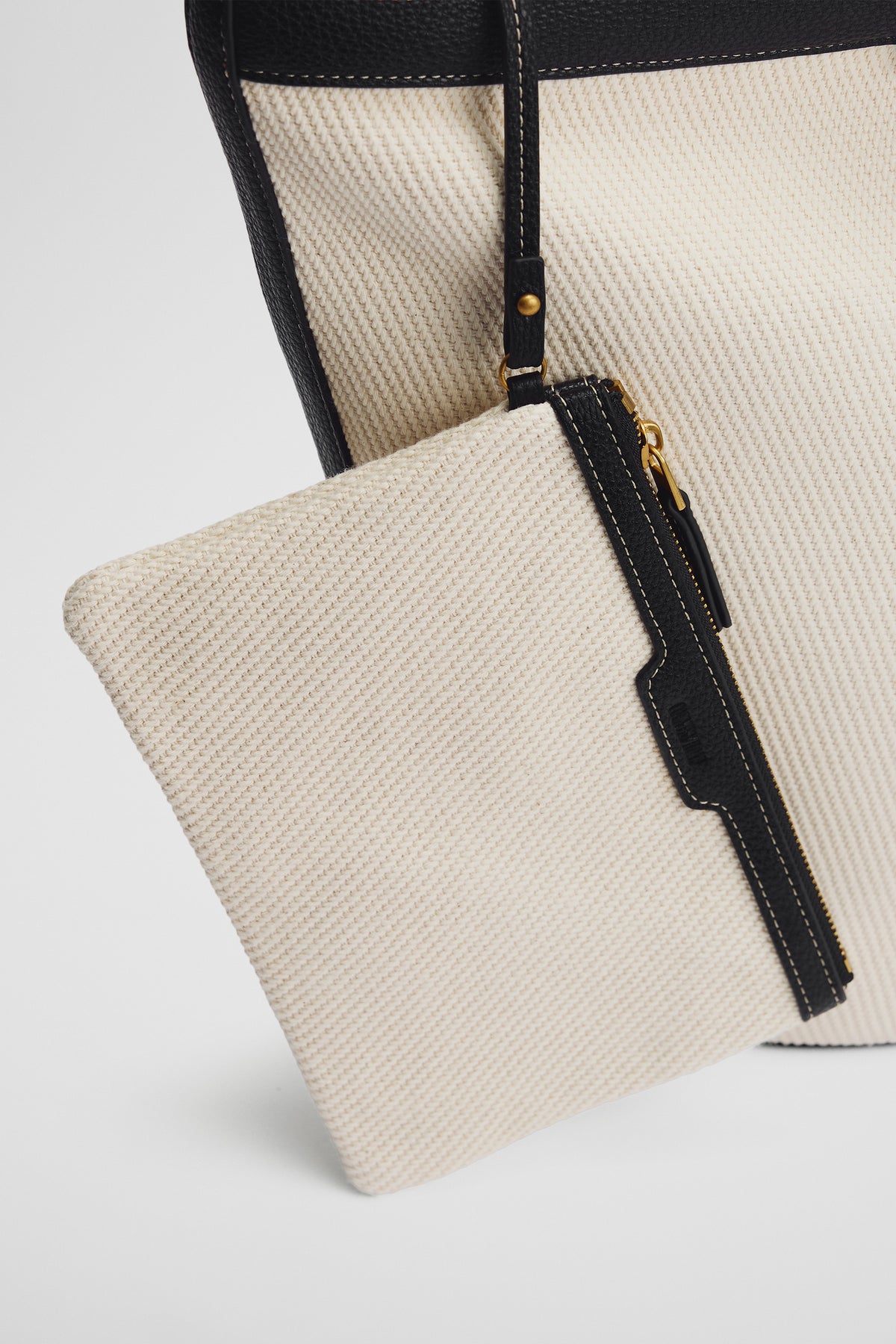 Curved Logo Shopper