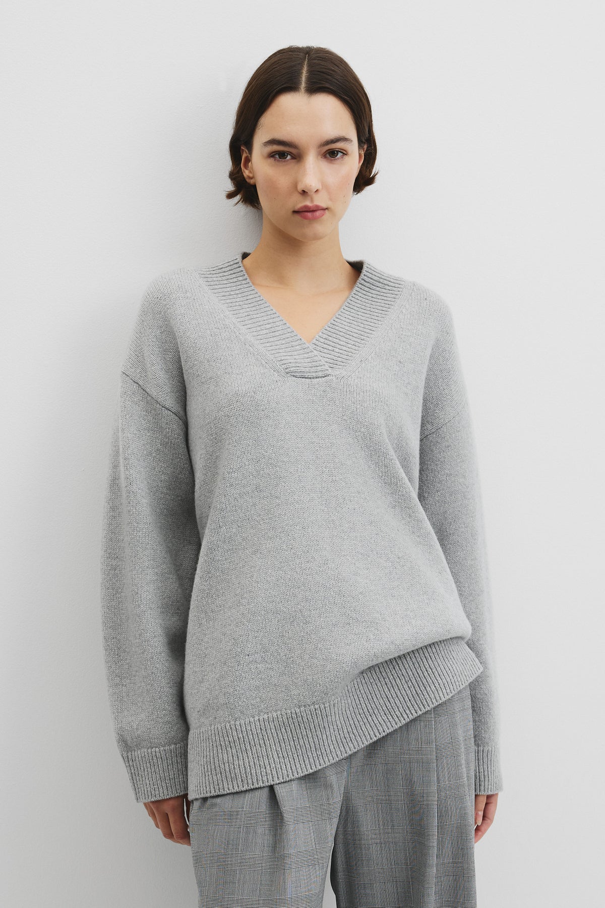 Extrafine Merino Longline V-Neck Neck Knit