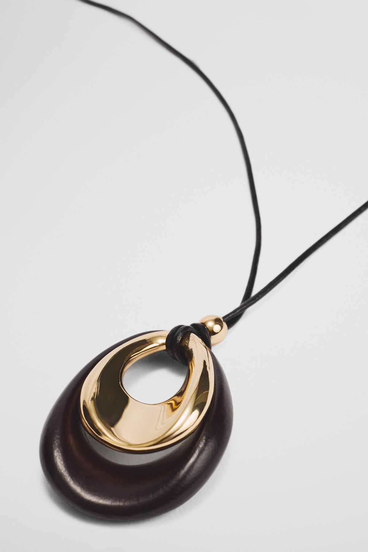 Pia Pendant Necklace