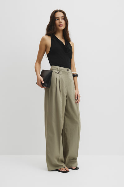 Tuck Front Pant