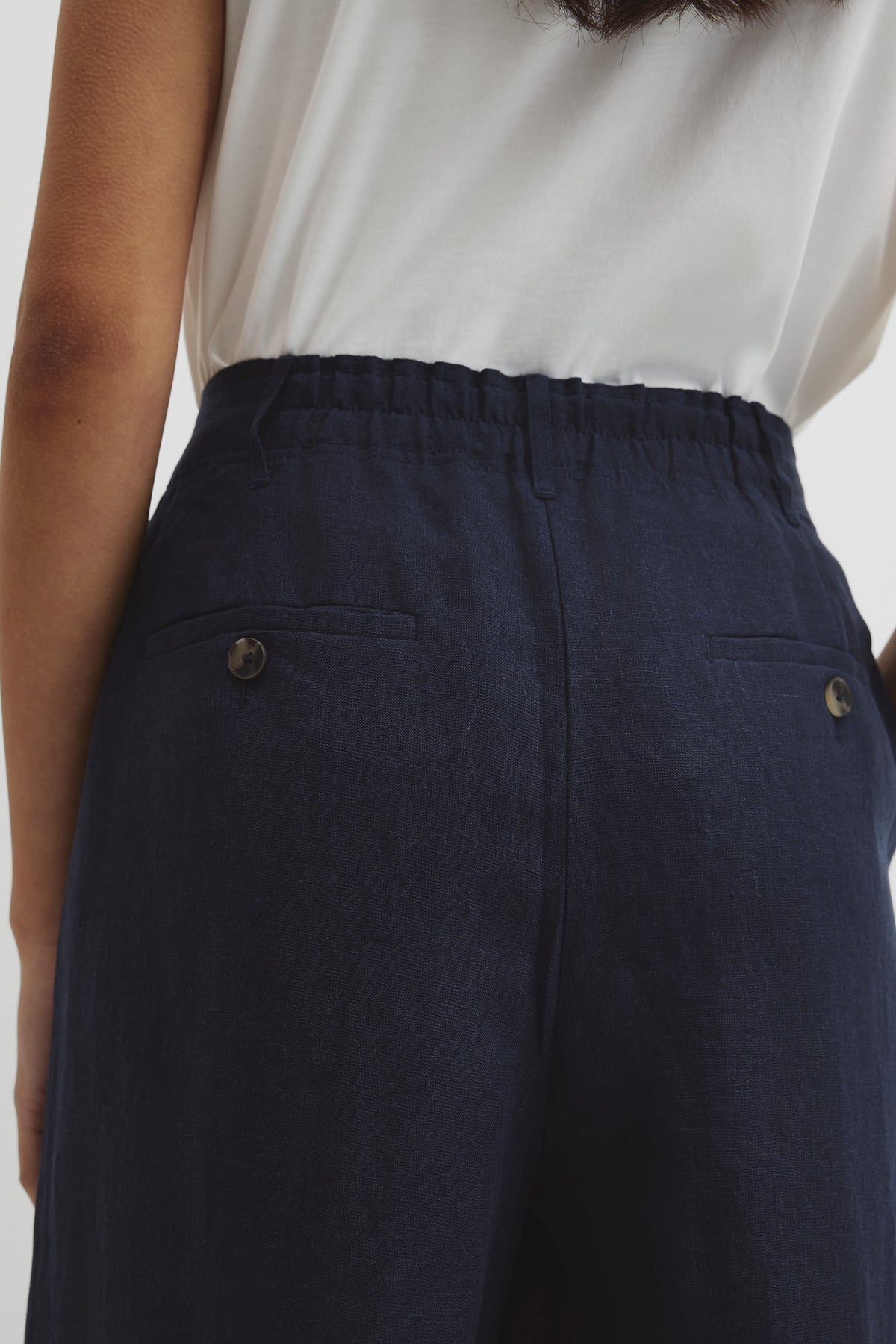 Tapered Linen Pant