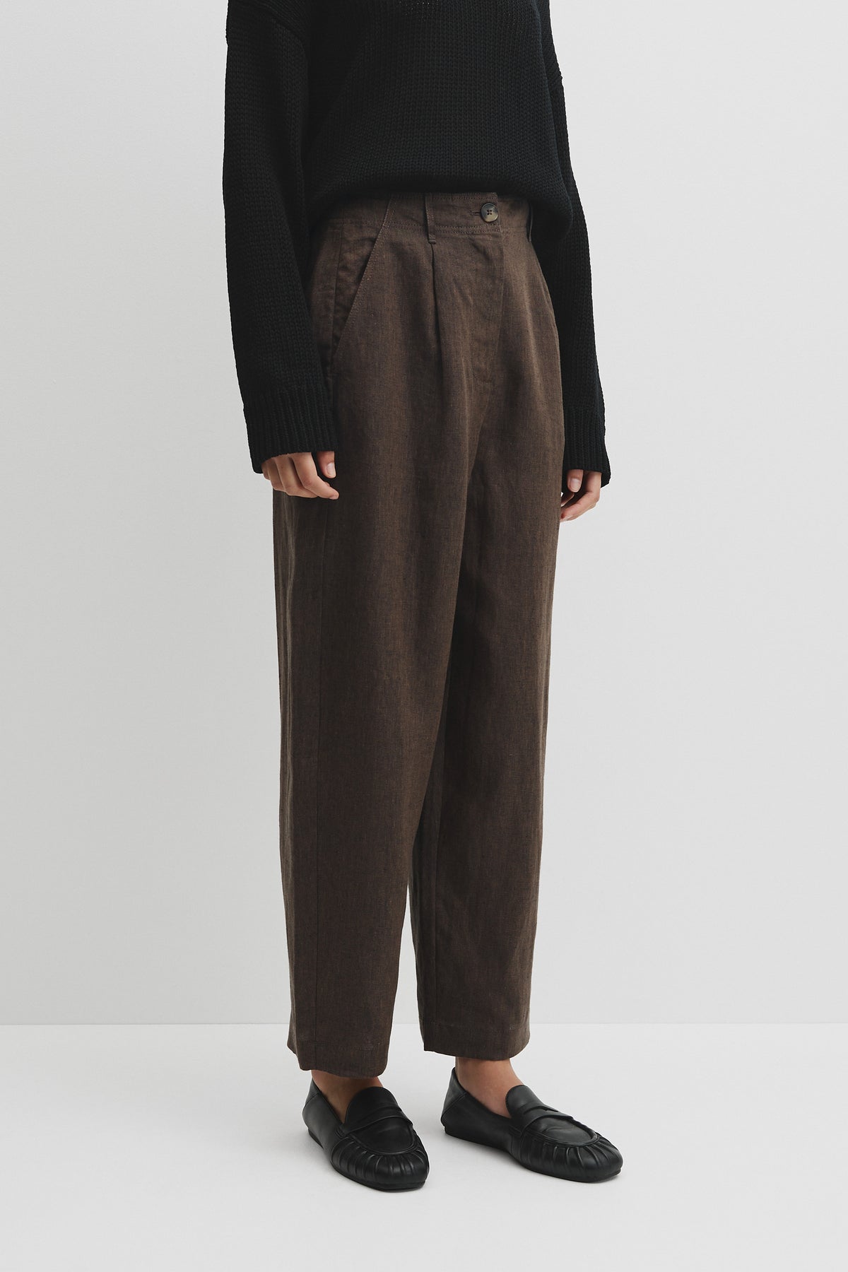 Tapered Linen Pant