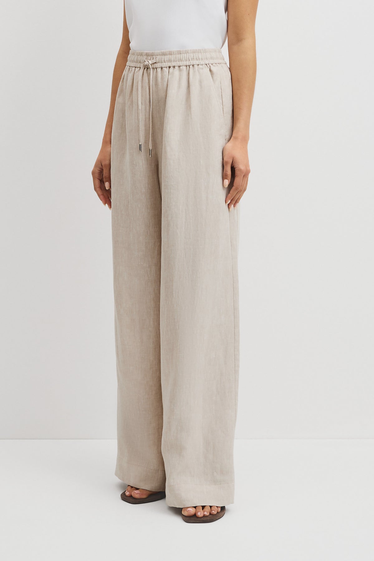 Pull-On Linen Pant