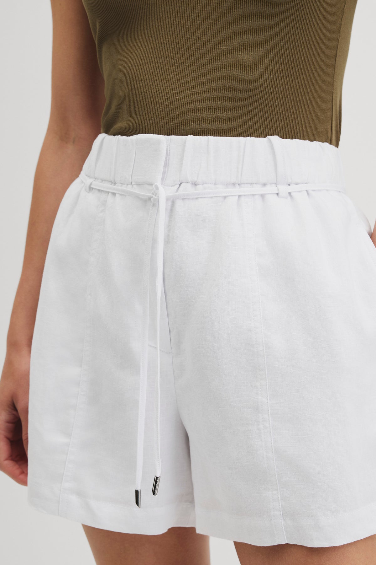 Pull On Linen Short