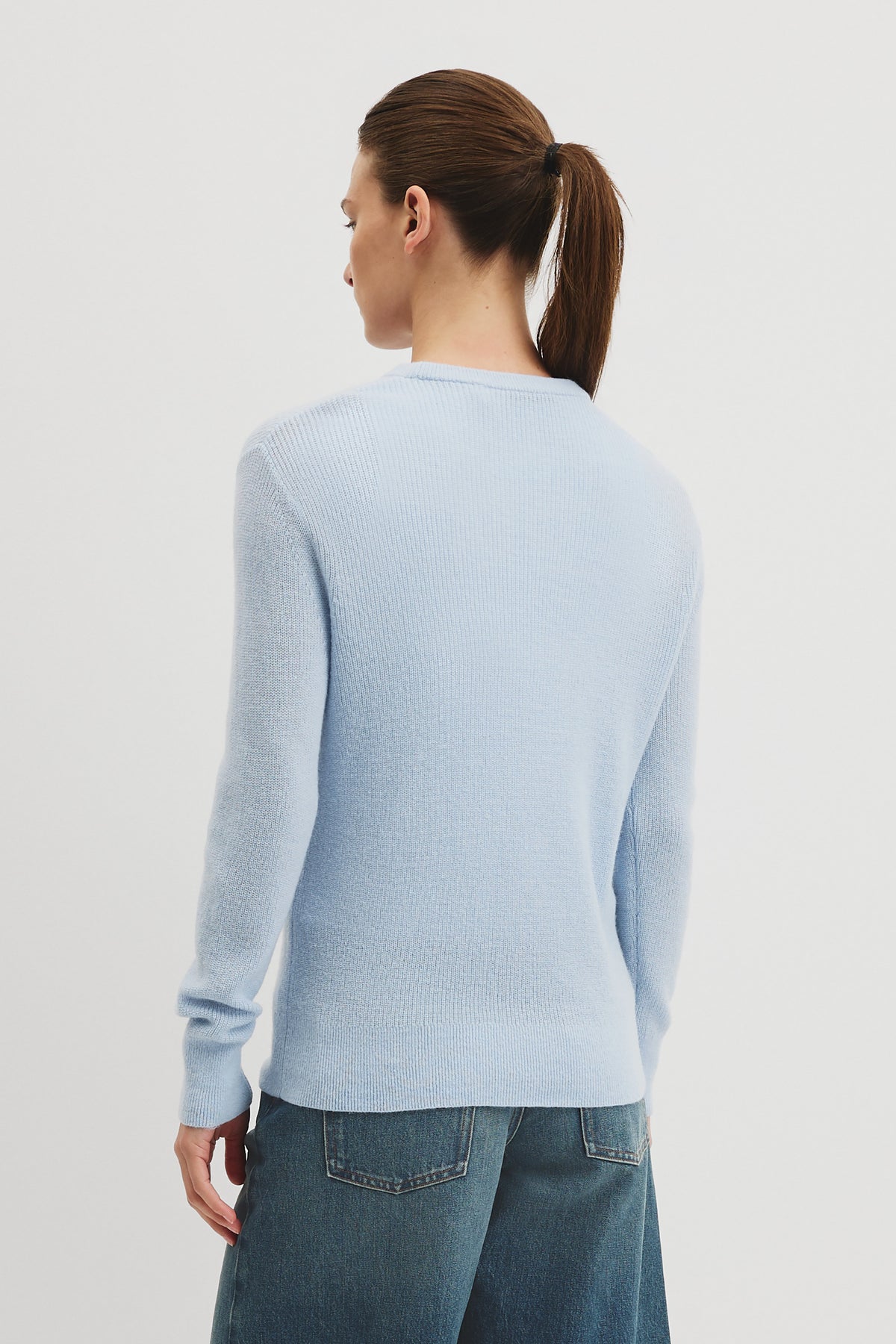 Lightweight Crew Neck Knit