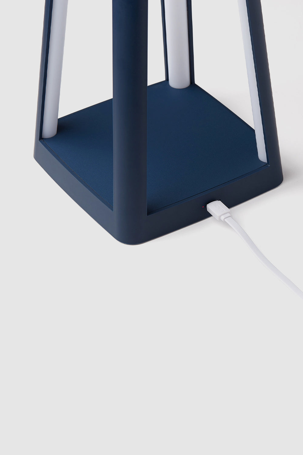 Lantern Portable Lamp With Built-in Wireless Charger - Blue - Blue - image 3