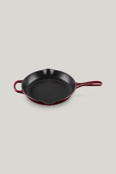 Signature Cast Iron Round Skillet 26cm - Garnet - image 1