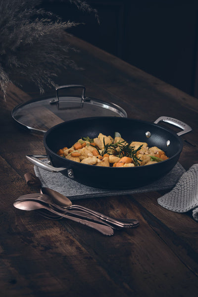 Non Stick Ceramic Shallow Casserole 28cm - NO COLOUR - image 2