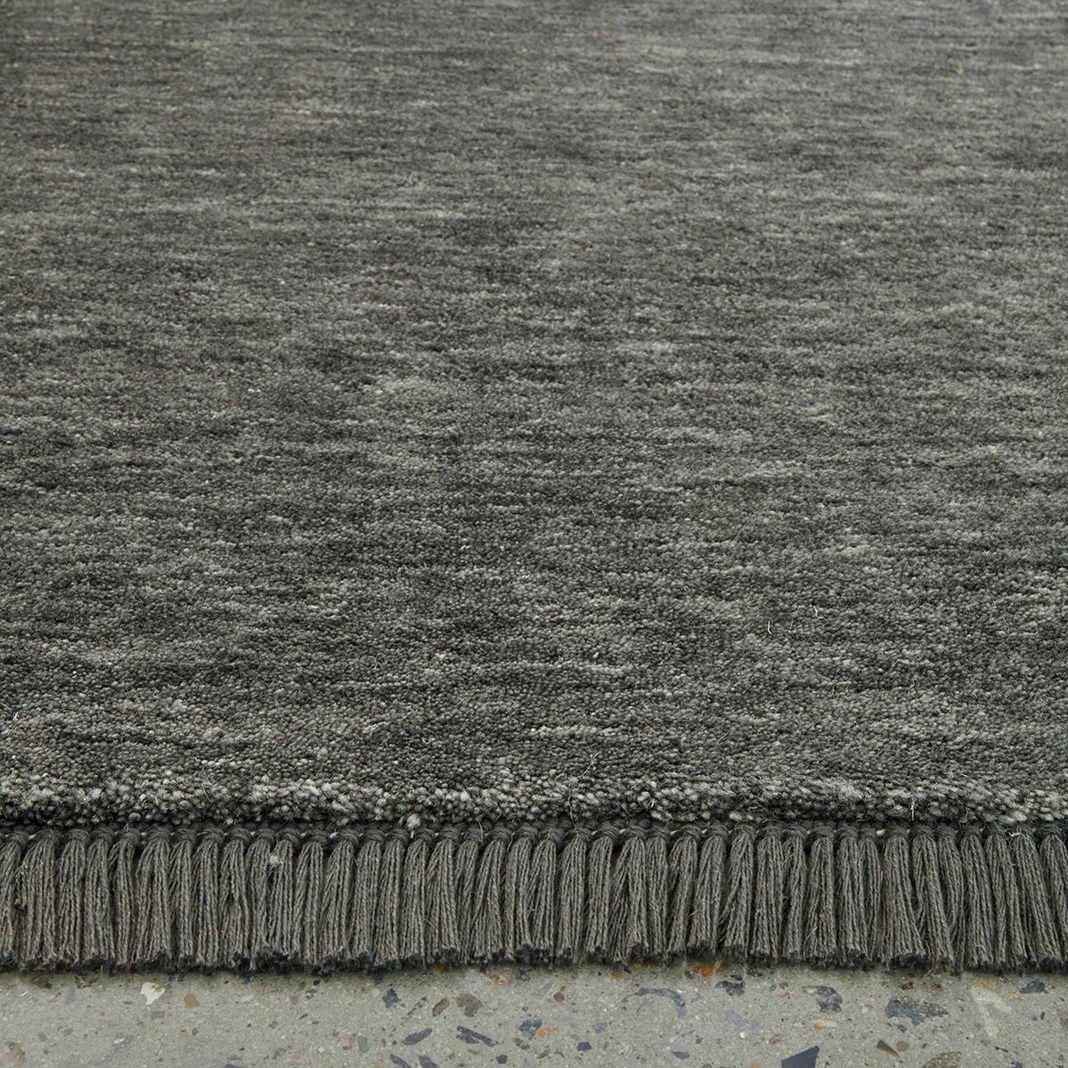Kinship Seal Grey Rug 330x240cm - Seal - image 4
